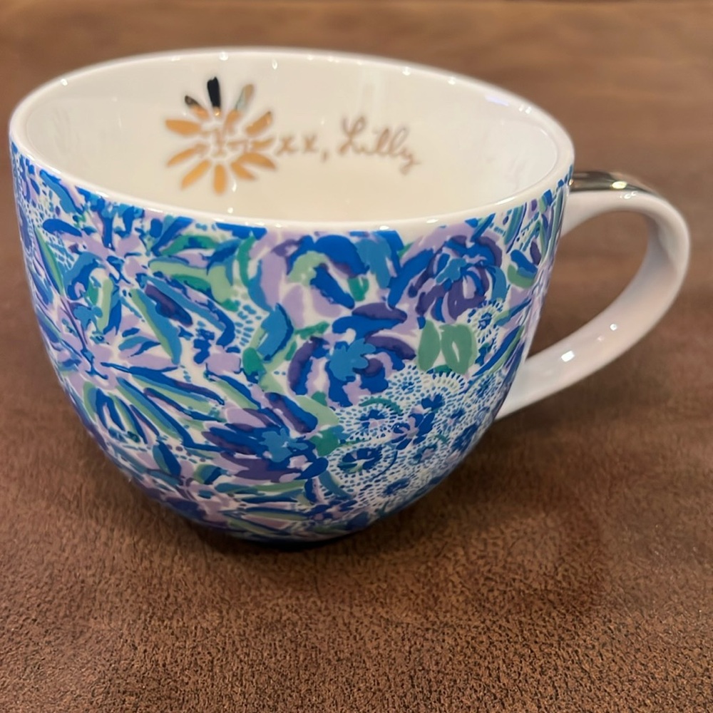 1 Lilly Pulitzer Lion Blue coffee or tea cup “LION AROUND” gold trimmed signed
